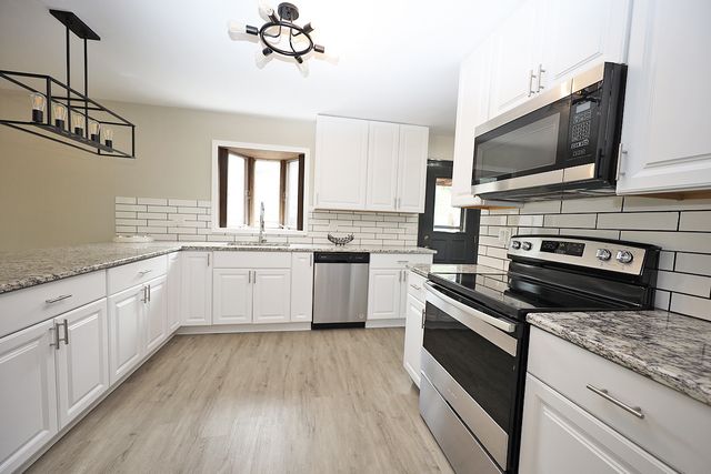 661 Sycamore Drive, Elk Grove Village, IL 60007