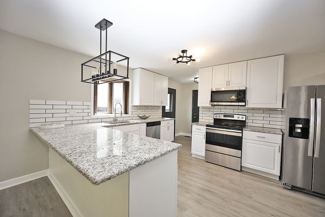 661 Sycamore Drive, Elk Grove Village, IL 60007