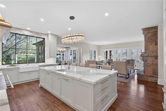 660 W Conway Drive NW, Atlanta, GA 30327