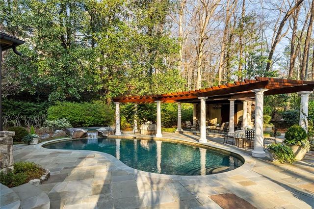 660 W Conway Drive NW, Atlanta, GA 30327