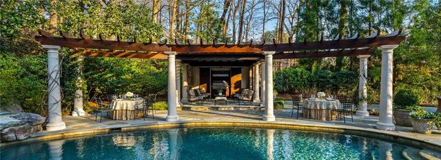 660 W Conway Drive NW, Atlanta, GA 30327
