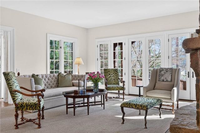 660 W Conway Drive NW, Atlanta, GA 30327