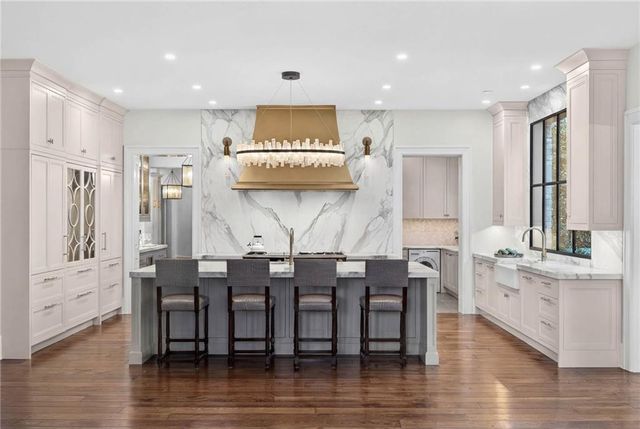 660 W Conway Drive NW, Atlanta, GA 30327