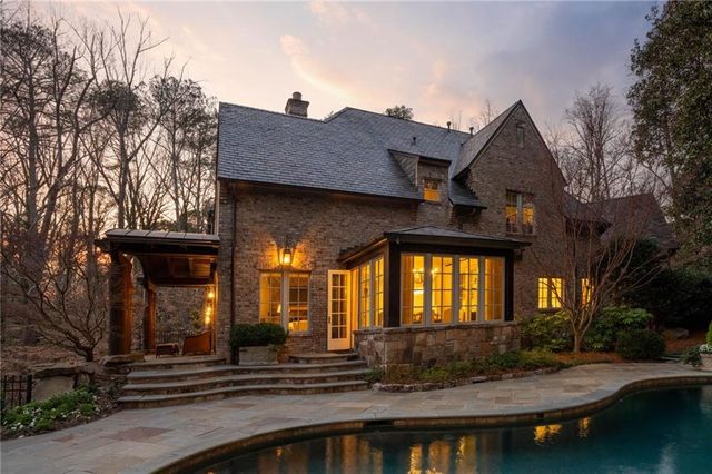 660 W Conway Drive NW, Atlanta, GA 30327