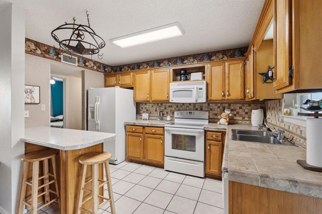 472 Milton Minter Road, Deport, TX 75435