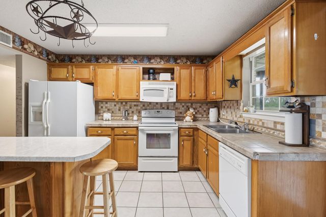 472 Milton Minter Road, Deport, TX 75435