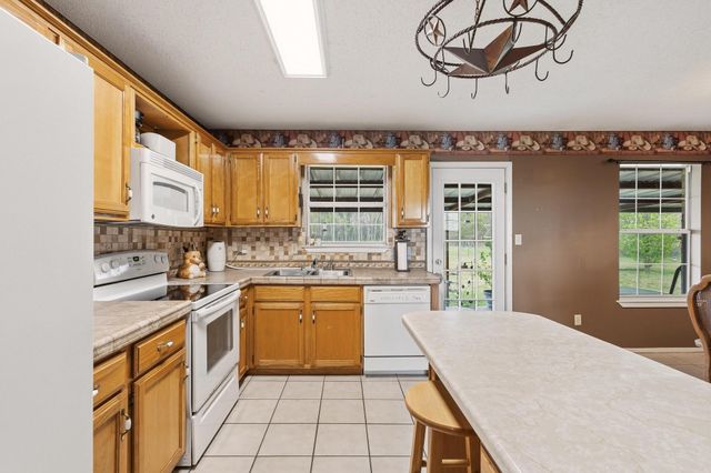 472 Milton Minter Road, Deport, TX 75435