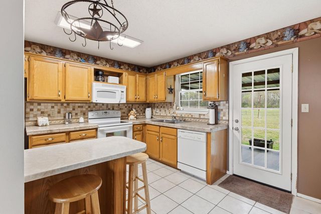 472 Milton Minter Road, Deport, TX 75435