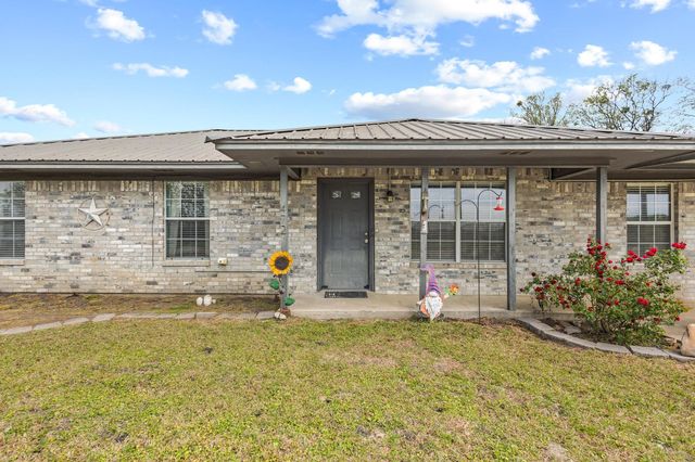 472 Milton Minter Road, Deport, TX 75435