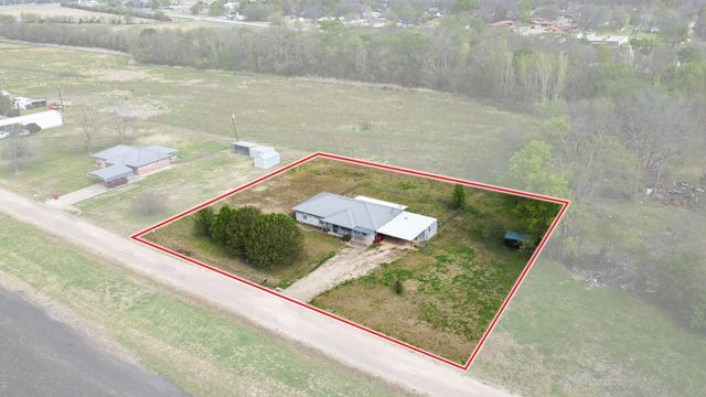 472 Milton Minter Road, Deport, TX 75435