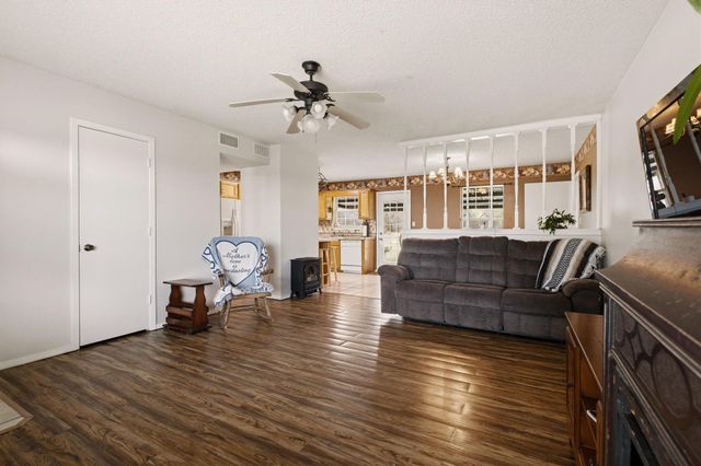 472 Milton Minter Road, Deport, TX 75435