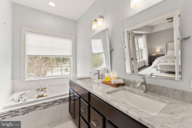 18168 MILL HOUSE SQ, Leesburg, VA 20176