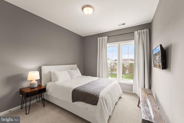 18168 MILL HOUSE SQ, Leesburg, VA 20176