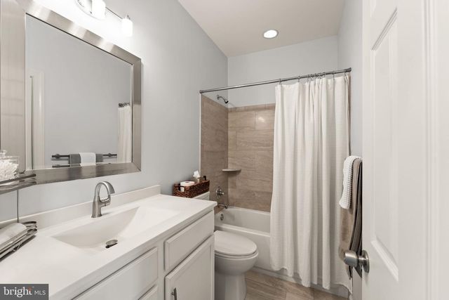 18168 MILL HOUSE SQ, Leesburg, VA 20176