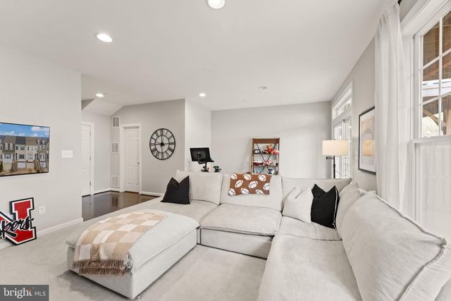 18168 MILL HOUSE SQ, Leesburg, VA 20176