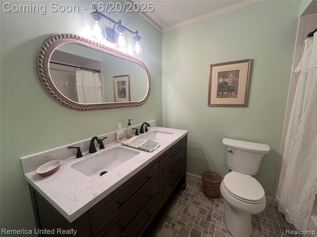 2223 Strader Drive, West Bloomfield, MI 48324