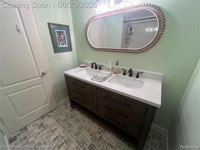 2223 Strader Drive, West Bloomfield, MI 48324