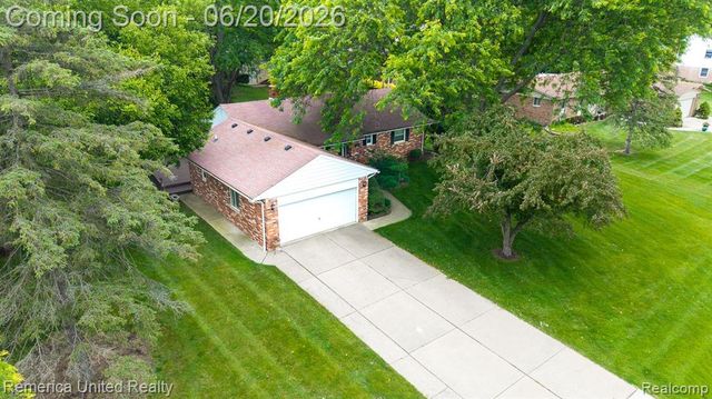 2223 Strader Drive, West Bloomfield, MI 48324