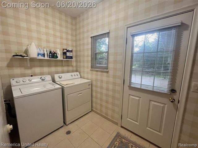 2223 Strader Drive, West Bloomfield, MI 48324
