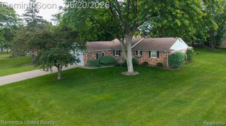 2223 Strader Drive, West Bloomfield, MI 48324