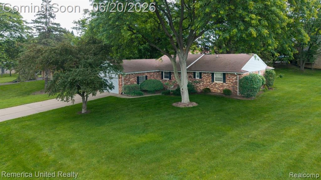 2223 Strader Drive, West Bloomfield, MI 48324
