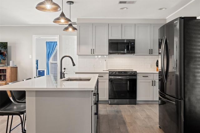 35 Presidio RD, Wimberley, TX 78676