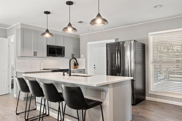 35 Presidio RD, Wimberley, TX 78676