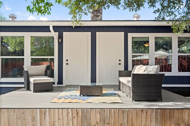 35 Presidio RD, Wimberley, TX 78676