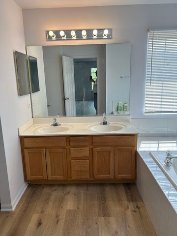 161 GREGORY M SEARS Drive, Gilberts, IL 60136
