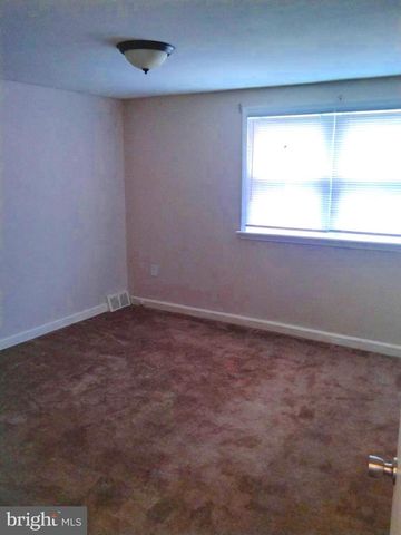 6667 CHURCH LN, Upper Darby, PA 19082