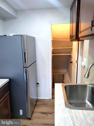 6667 CHURCH LN, Upper Darby, PA 19082