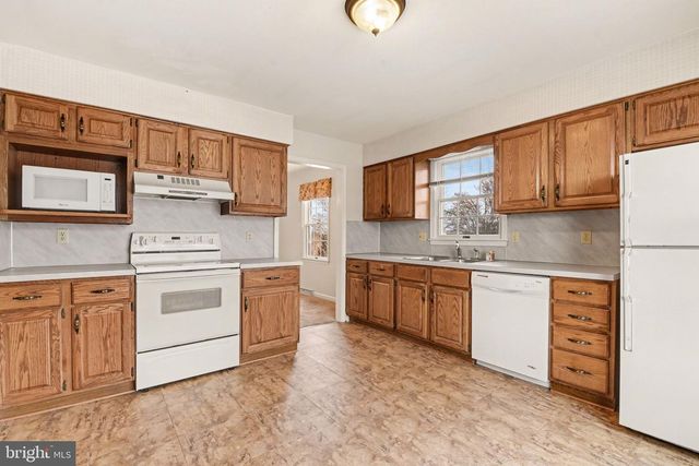 652 PARK RIDGE DR, Mechanicsburg, PA 17055