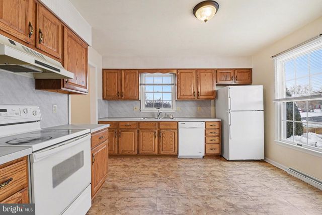 652 PARK RIDGE DR, Mechanicsburg, PA 17055