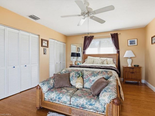 230 Harbor PL N, Goodland, FL 34140