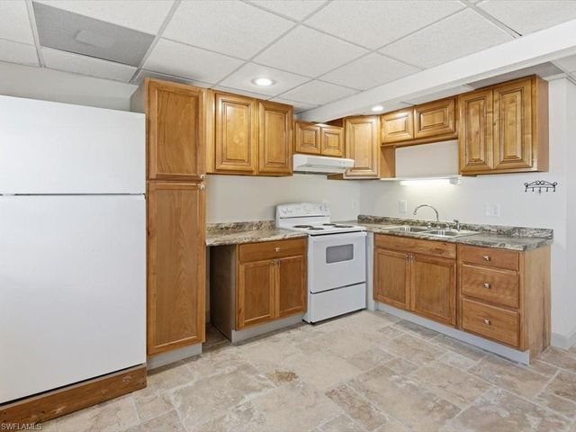 230 Harbor PL N, Goodland, FL 34140