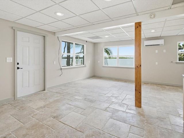 230 Harbor PL N, Goodland, FL 34140