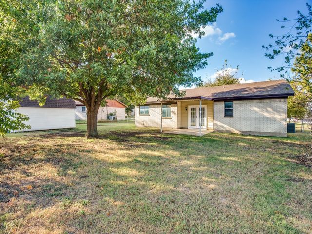 301 Springwillow Road, Burleson, TX 76028