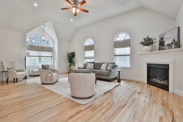 3 Wadsworth Drive, Brookline, NH 03033
