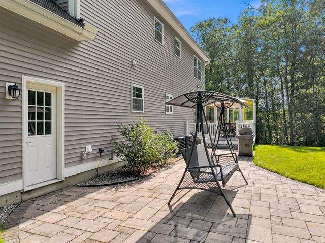 3 Wadsworth Drive, Brookline, NH 03033