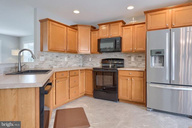 2201 HAMPSHIRE AVE, Lancaster, PA 17601
