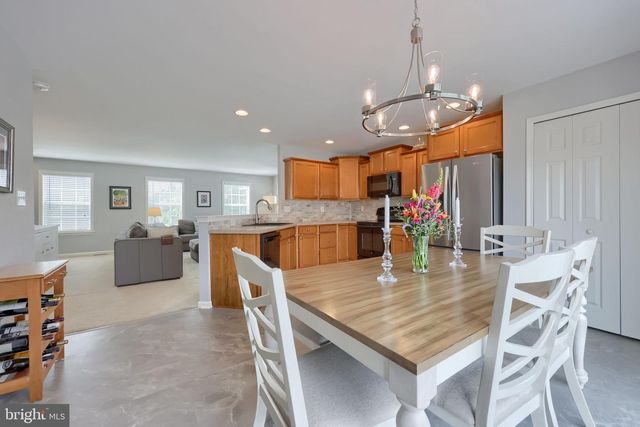 2201 HAMPSHIRE AVE, Lancaster, PA 17601