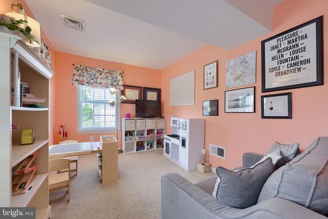 2201 HAMPSHIRE AVE, Lancaster, PA 17601