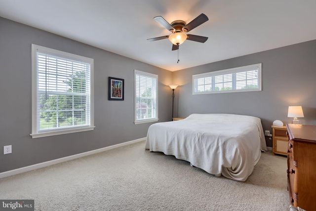 2201 HAMPSHIRE AVE, Lancaster, PA 17601