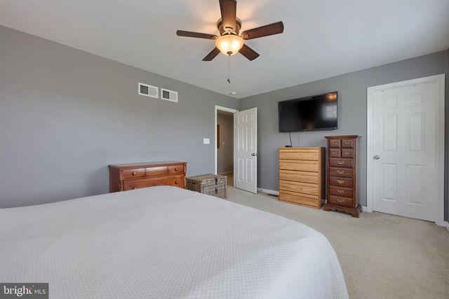 2201 HAMPSHIRE AVE, Lancaster, PA 17601