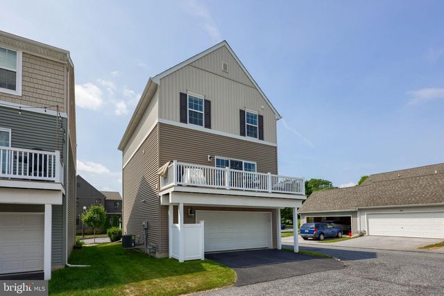 2201 HAMPSHIRE AVE, Lancaster, PA 17601