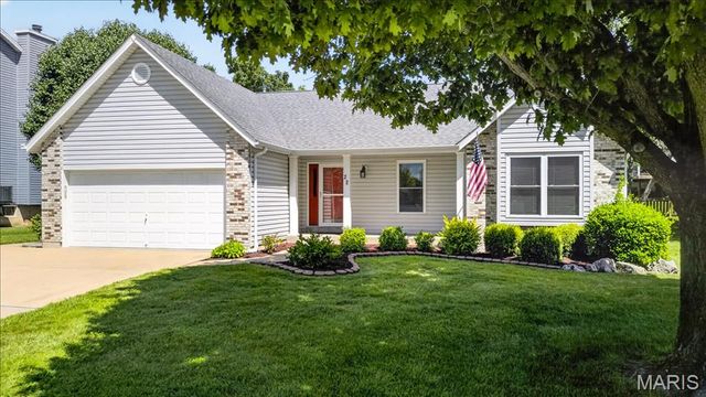 22 Burlington Court, St Charles, MO 63304