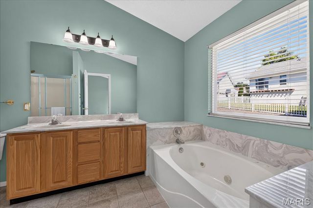 22 Burlington Court, St Charles, MO 63304