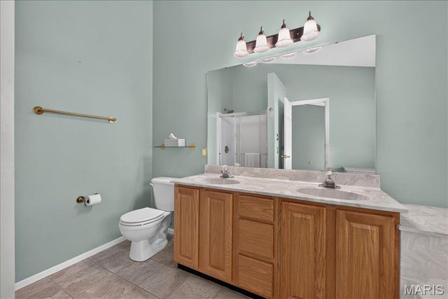22 Burlington Court, St Charles, MO 63304