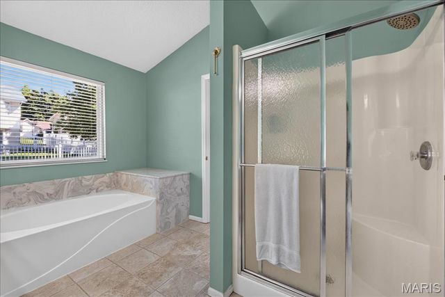 22 Burlington Court, St Charles, MO 63304