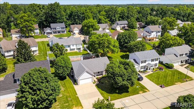22 Burlington Court, St Charles, MO 63304